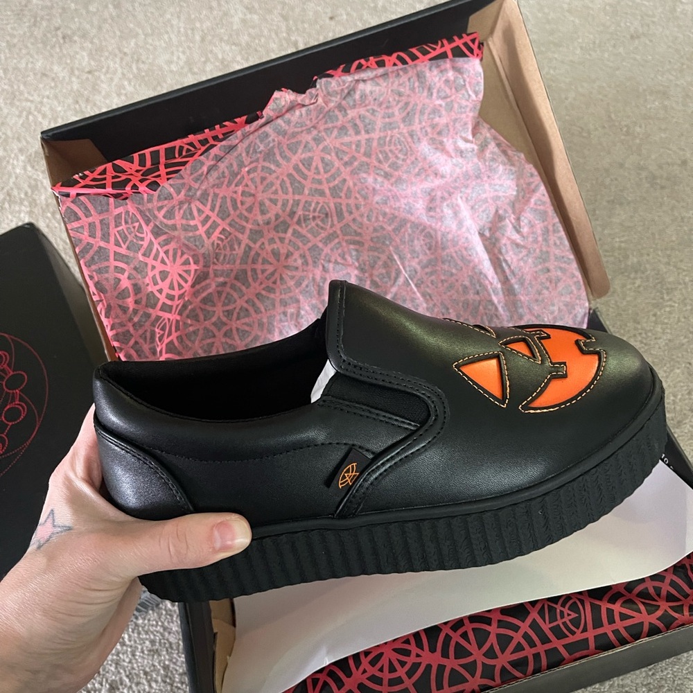 Strange cvlt jack-o’-lantern Halloween creeper sneakers size 7